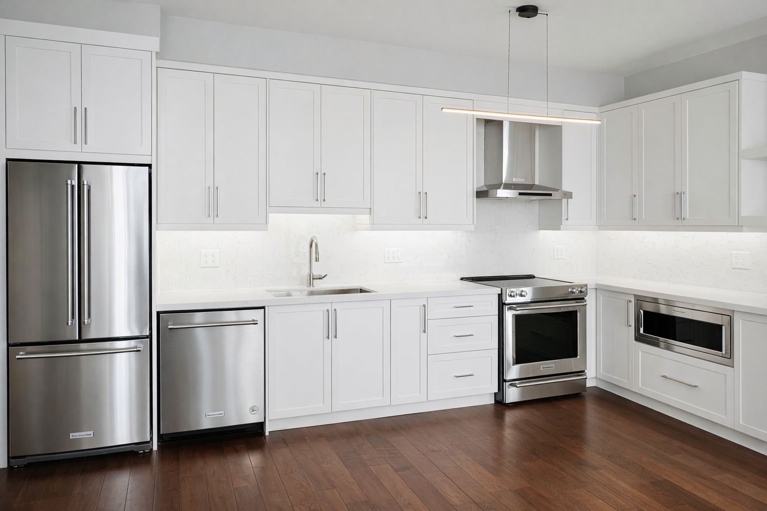 Kitchen renovation Toronto condo project by Reno Mumu