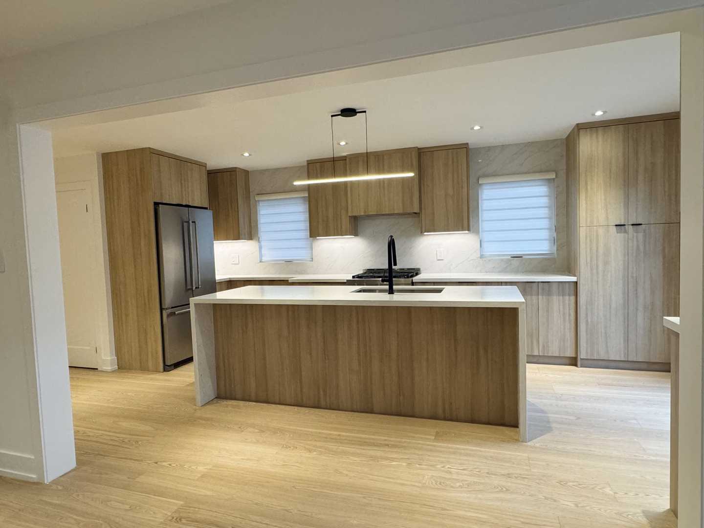 L shape kitchen-Wood panel cabinet with black fluted coffee bar,