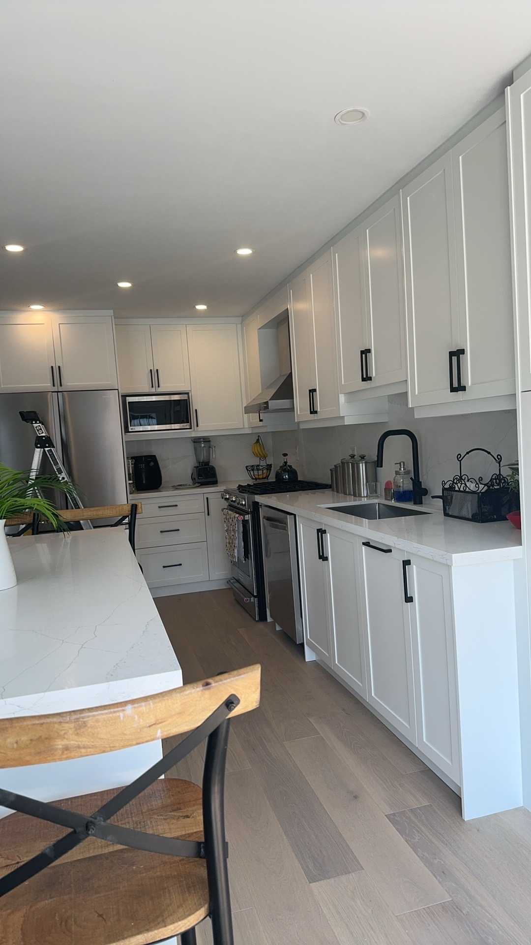White shaker kitchen cabinets