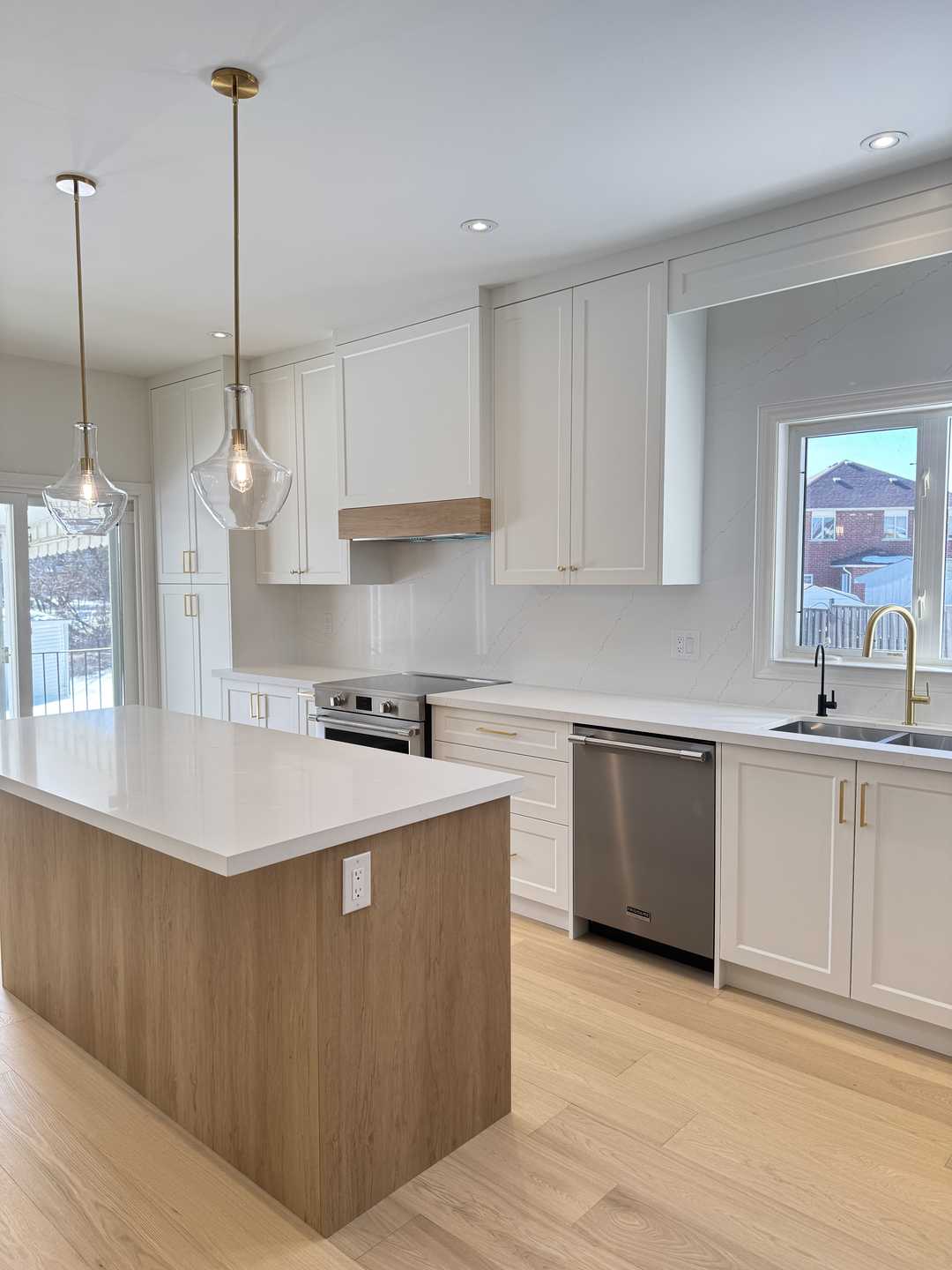 MDF snow white kitchen with wooden island, built in undermount
