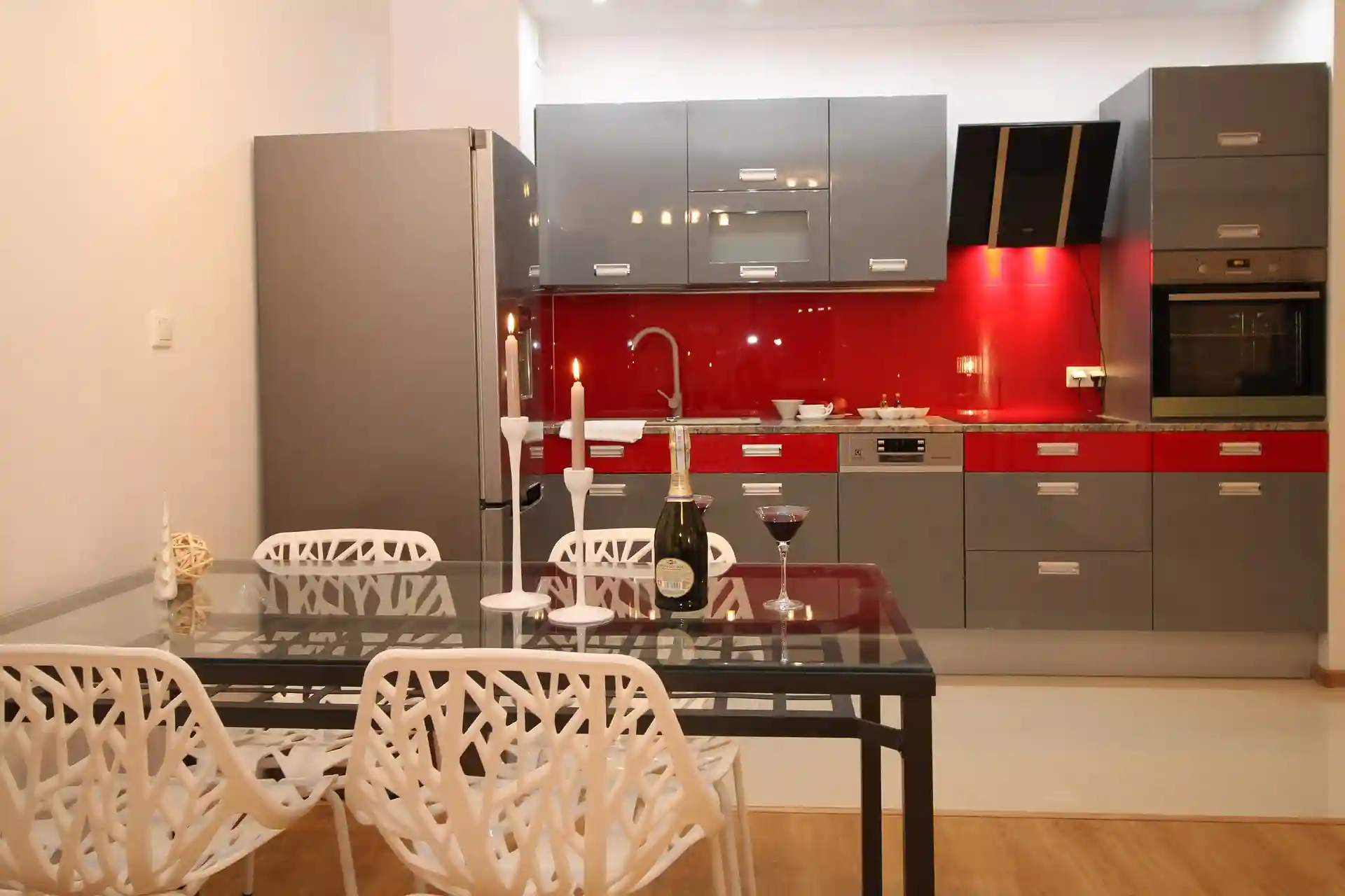 North York kitchen remodel featuring full-height tile backsplash and under-cabinet lighting
